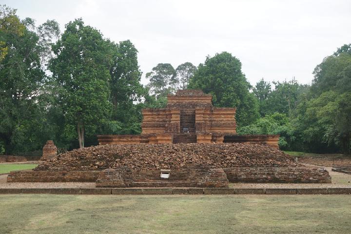 7 Buddhist Temples in Indonesia Including Majestic Borobudur